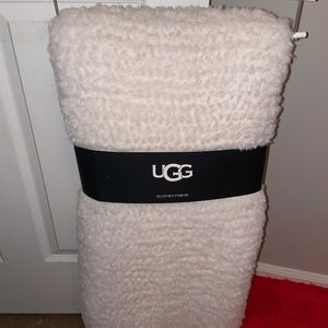 White fluffy ugg thrower